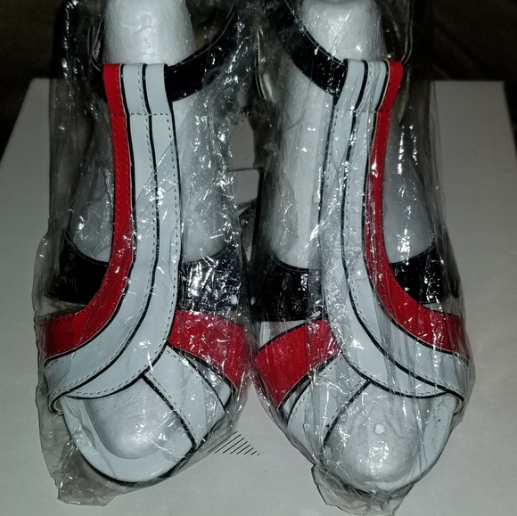 Beacon Reflections Blk/Red/White Pump - Picture 3 of 8